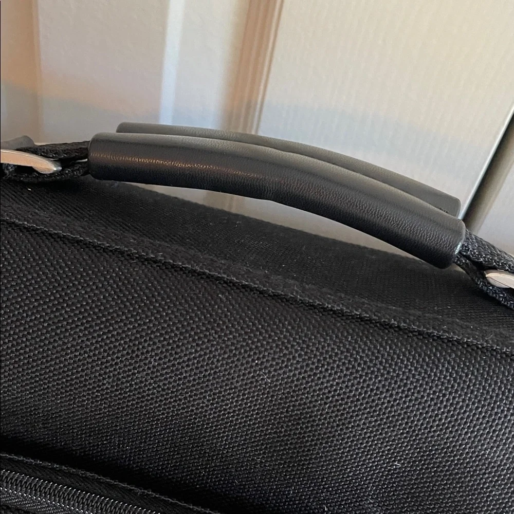 Protocol Black Garment Bag Shoulder Strap Luggage Folding Travel Suit